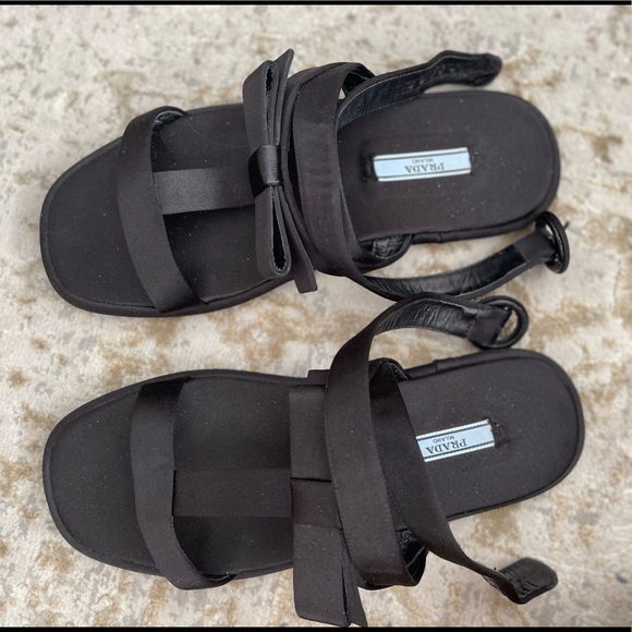 Black Scandals- size 8 prada - Picture 4 of 5